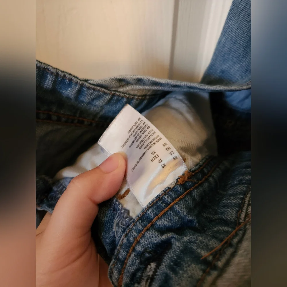 American Eagle Outfitters stylish denim